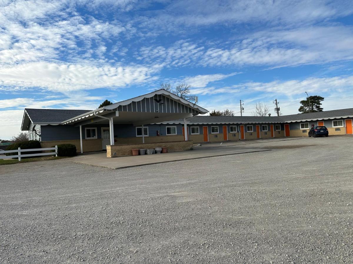 Royal Rest Motel Chariton Exterior photo