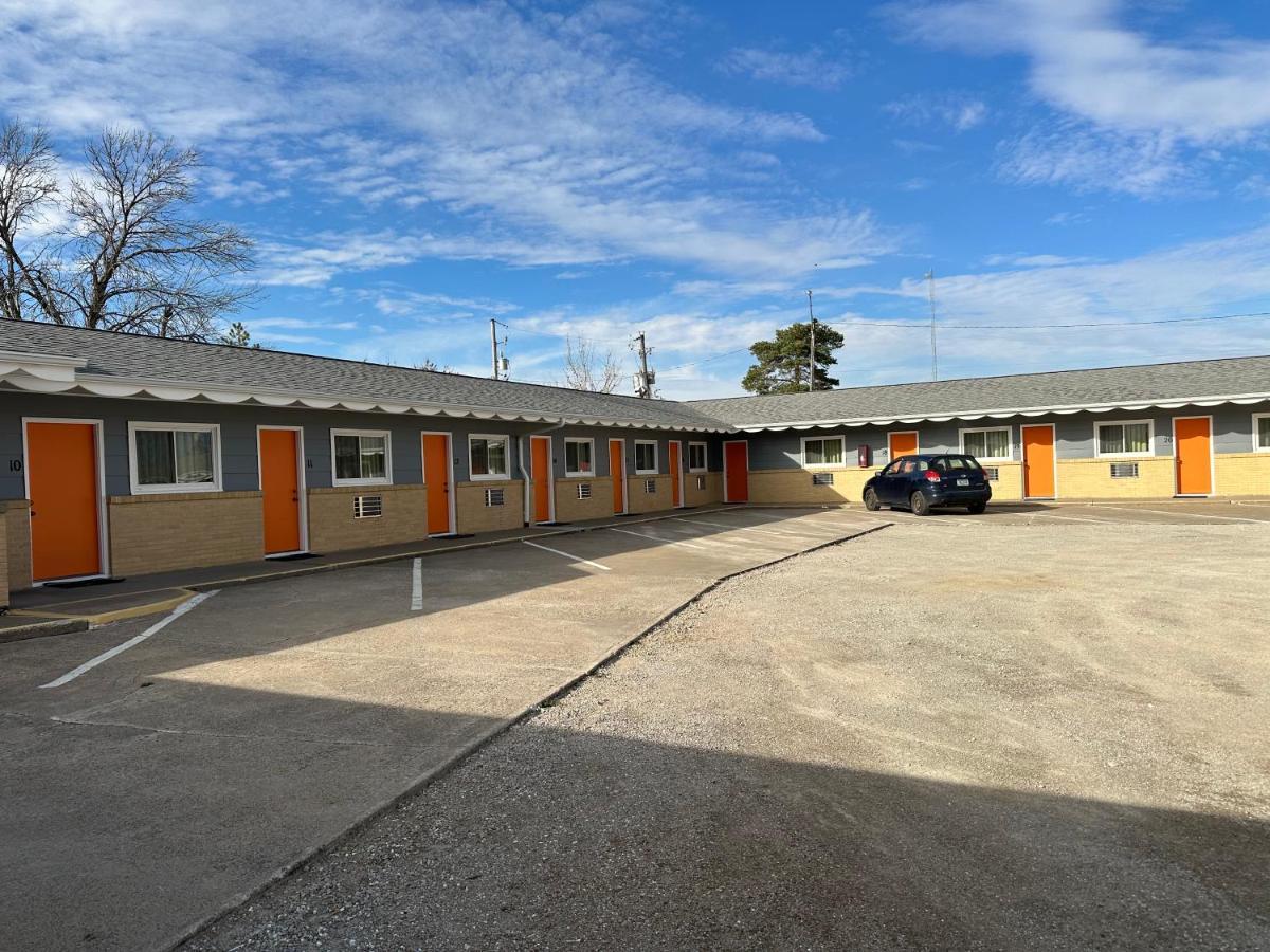 Royal Rest Motel Chariton Exterior photo