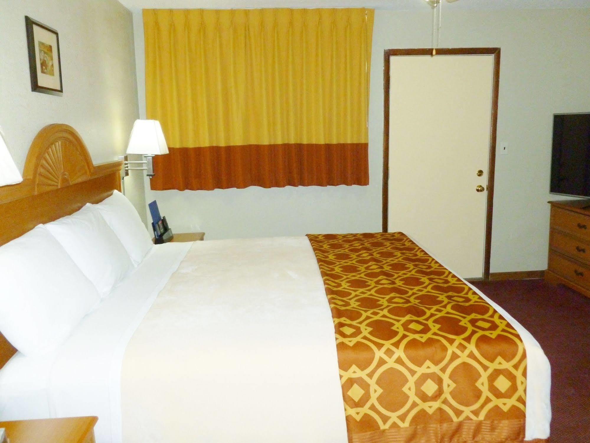 Royal Rest Motel Chariton Exterior photo